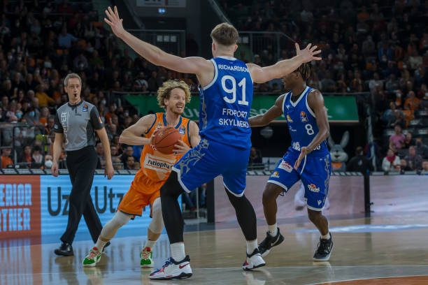 吸引力与球 吸引力与球